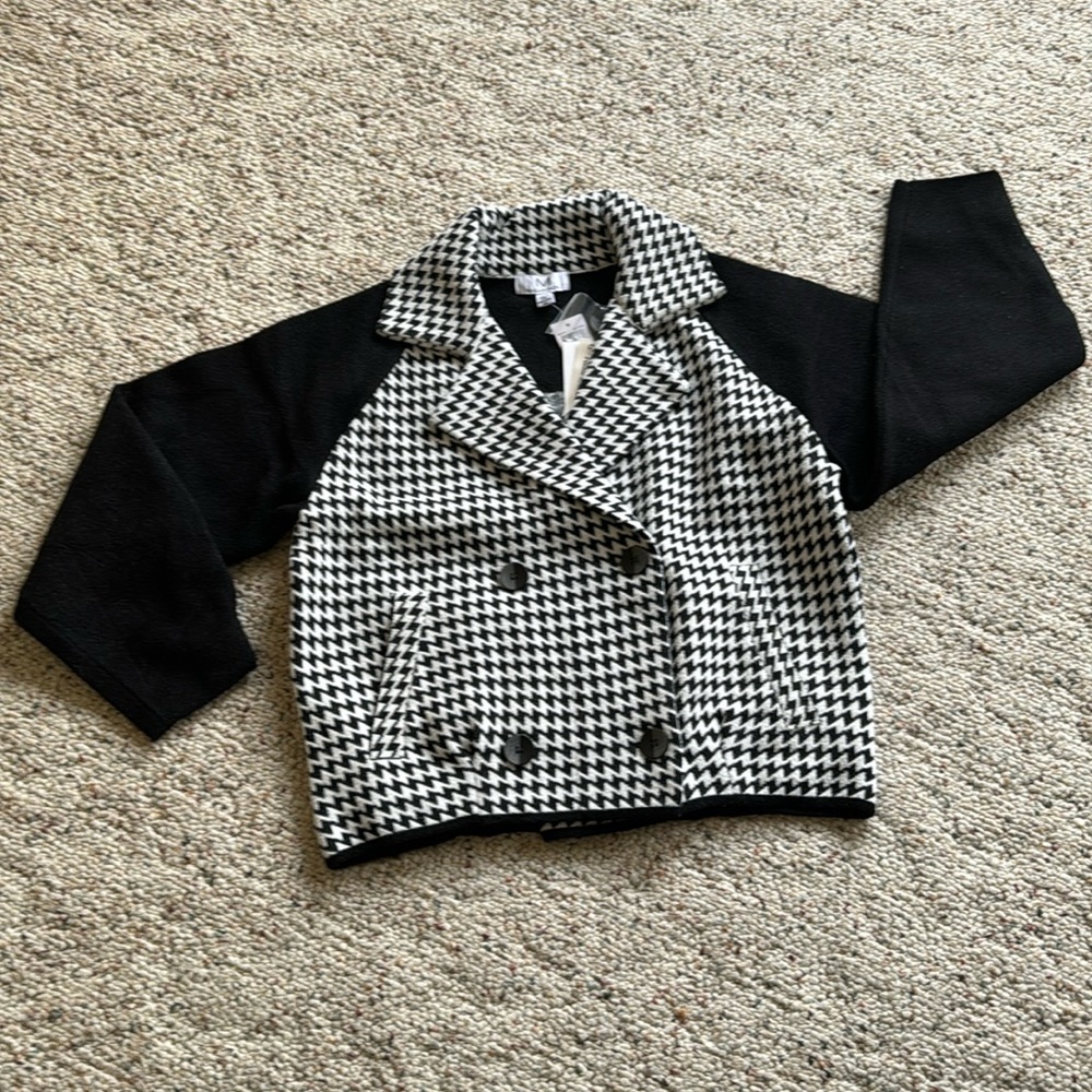 MAGASCHONI sweater jacket size Medium NWT. BEAUTIFUL piece. Classic look